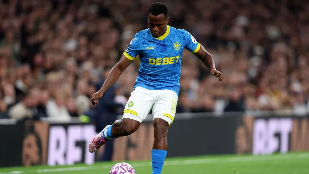 Jhon Arias em ação pelo Wolves (foto: Justin Setterfield/Getty Imagens)