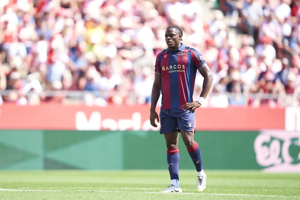 Etta Eyong em campo com o Levante (Photo by Pedro Salado/Getty Images)