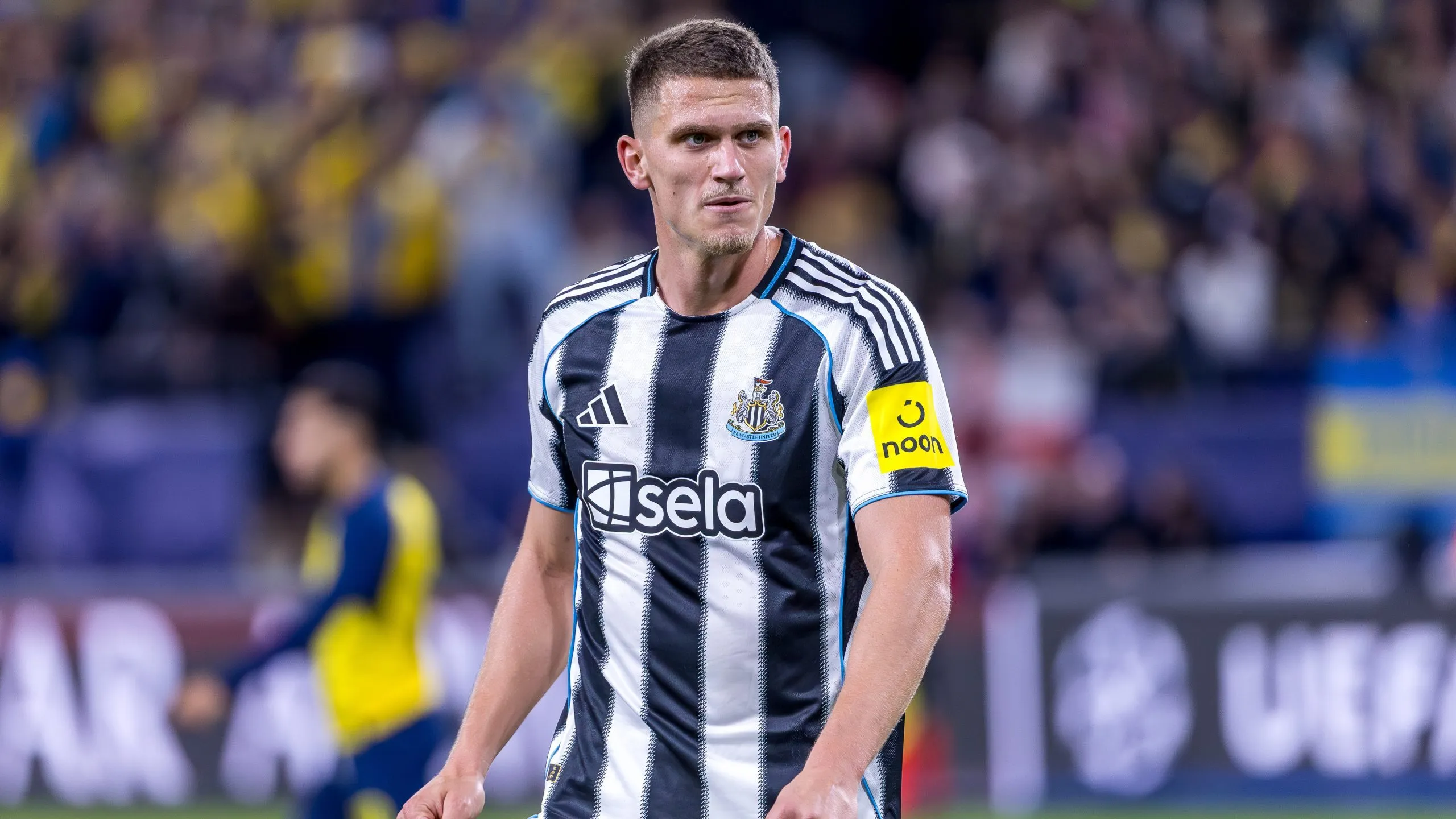Botman em campo com o Newcastle (Photo by Omar Havana/Getty Images)