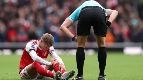 Com a liderança em jogo e jogadores-chave retornando, Mikel Arteta busca manter o bom ritmo mesmo sem Ødegaard. (Foto: Alex Pantling/Getty Imagens)