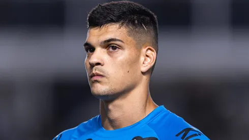 Flamengo demonstrou interesse em Gabriel Brazão, mas goleiro do Santos pode reforçar o Al-Nassr. Foto: Abner Dourado/AGIF
