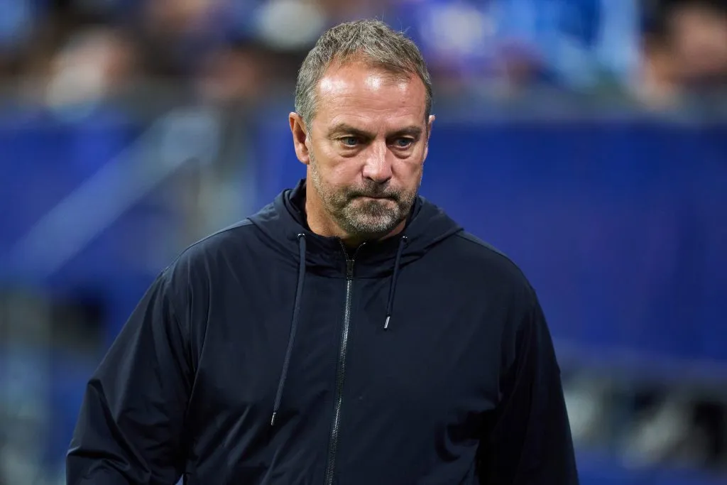 Hansi Flick quer três contratações no Barcelona em janeiro (Photo by Juan Manuel Serrano Arce/Getty Images)