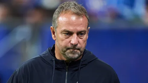 Enquanto o técnico Hansi Flick busca soluções para a defesa, há boas notícias com os possíveis retornos de Eric García, Christensen e Pau Cubarsí. (Photo by Juan Manuel Serrano Arce/Getty Images)