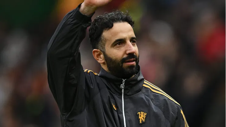 Jogadores do Manchester United apoiam Ruben Amorim, afirma Mount . (Photo by Gareth Copley/Getty Images)