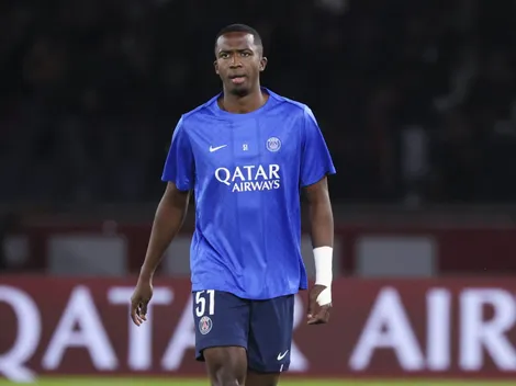 Diretoria do Liverpool recoloca Pacho na pauta para reforçar defesa