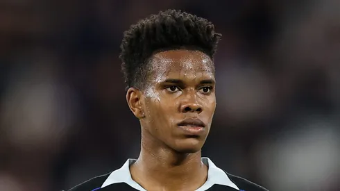 Estêvão não terá concorrência de Yildiz. Foto: Julian Finney/Getty Images