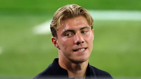 Manchester United é avisado que Napoli quer ativar compra de Hojlund. (Photo by Molly Darlington/Getty Images)