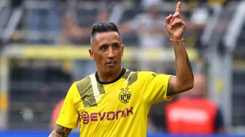 Lucas Barrios com a camisa do Borussia Dortmund. (Foto: Christof Koepsel/Getty Images)