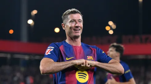 Robert Lewandowski comemorando gol pelo Barcelona. Foto: David Ramos/Getty Images