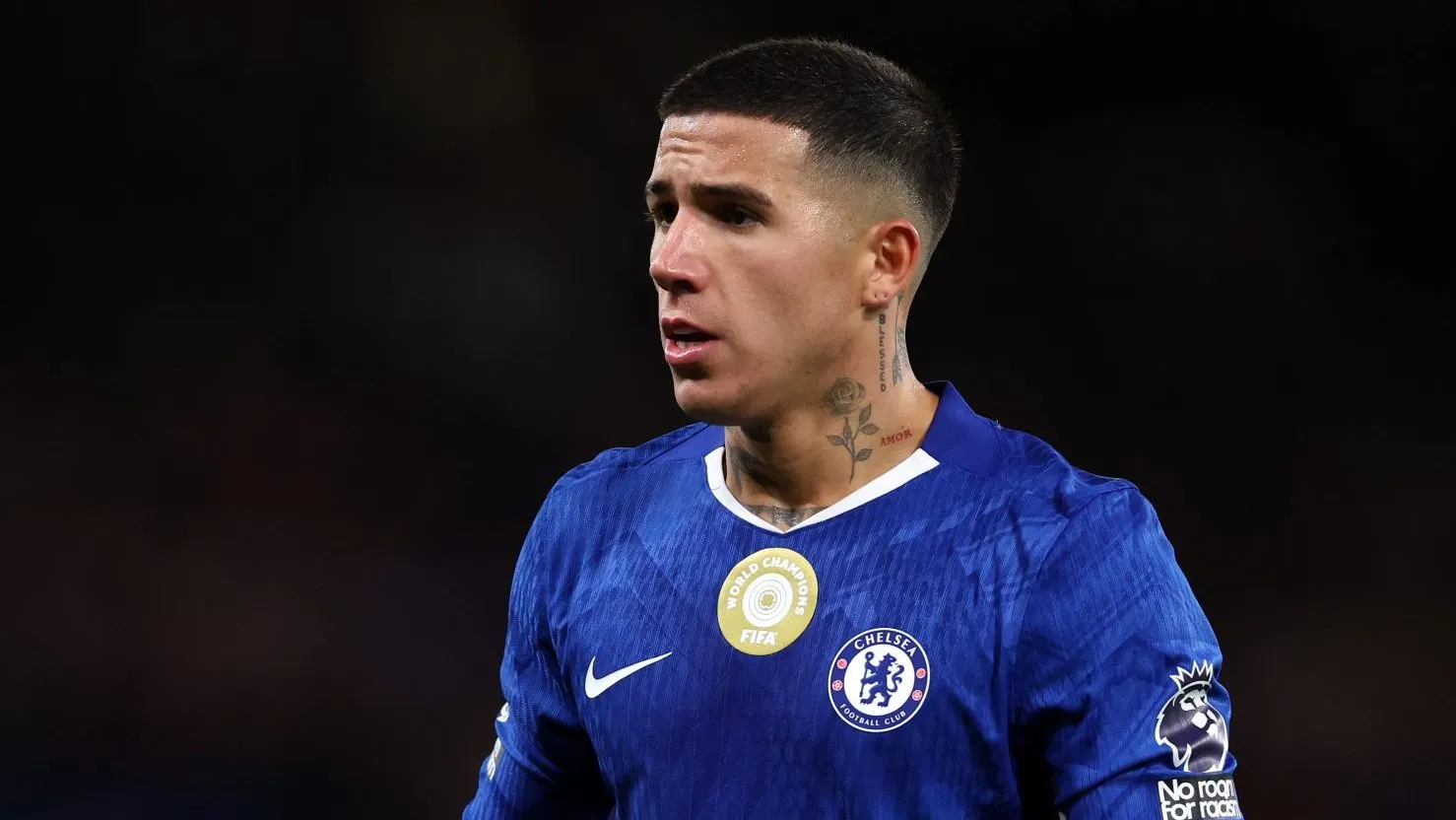 Enzo Fernández em campo com o Chelsea (Photo by Justin Setterfield/Getty Images)