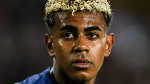 Gullit diz que Yamal, do Barcelona, deixou de ser promessa após Prêmio Kopa. (Photo by David Ramos/Getty Images)