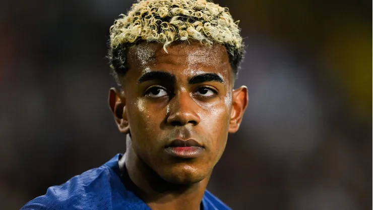 PSG não para em Lamine Yamal e quer contratar Upamecano, do Bayern de Munique. (Photo by David Ramos/Getty Images)