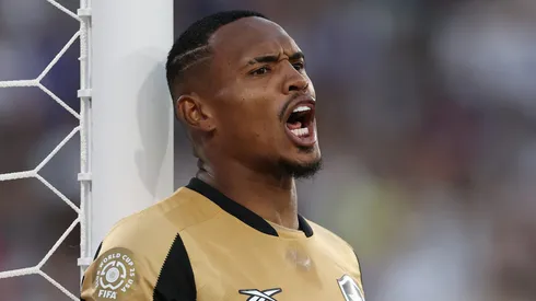 John em partida do Botafogo. (Foto: Stu Forster/Getty Images)