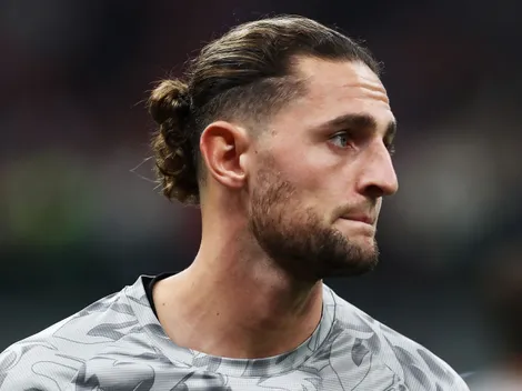 Rabiot pressiona Rafael Leão no Milan