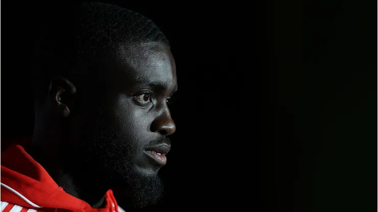United avança por Upamecano. Foto: Kevin C. Cox/Getty Images