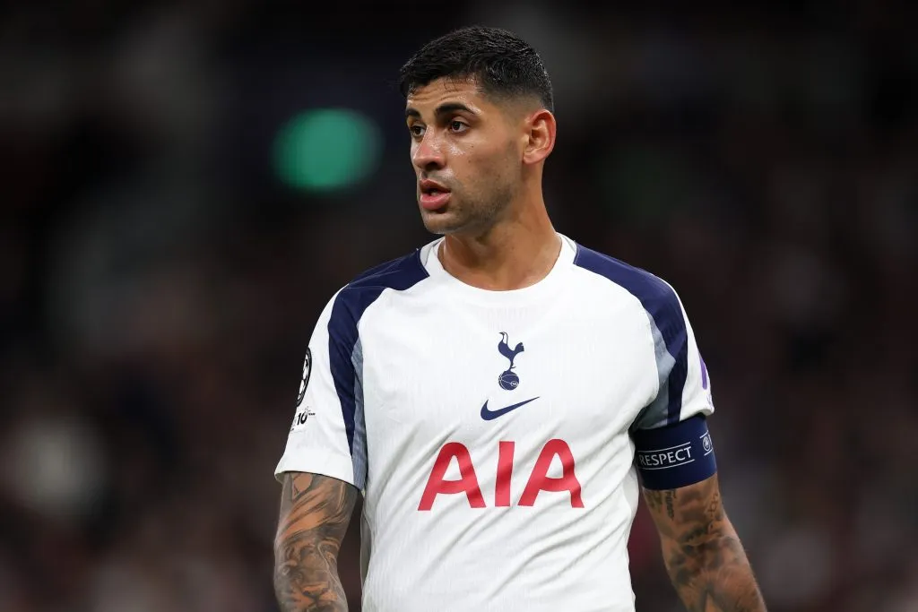 Cristian Romero: pilar defensivo do Tottenham – Photo by Justin Setterfield/Getty Images