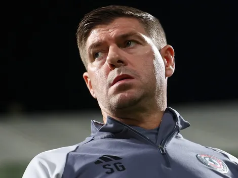 Steven Gerrard está próximo de acerto com o Rangers