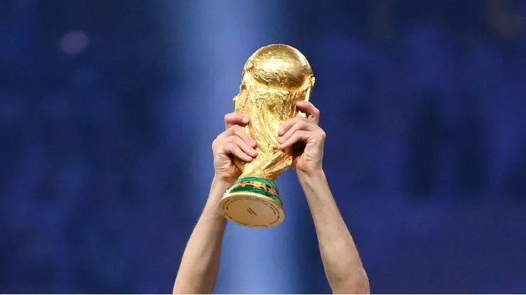 Troféu da Copa do Mundo - Photo by Dan Mullan/Getty Images