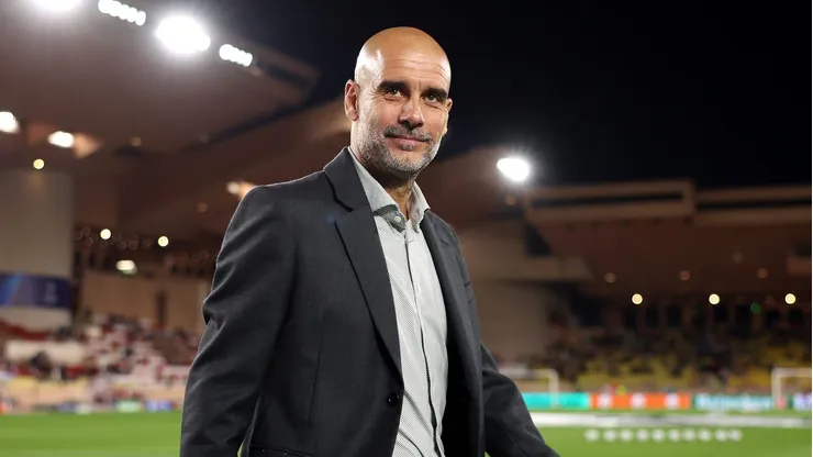 Pep Guardiola, do Manchester City, quer Vincent Kompany como o seu sucessor no clube.(Photo by Alex Pantling/Getty Images)