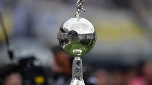 Troféu da Copa Libertadores - Photo by Marcelo Endelli/Getty Images