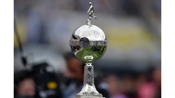 Troféu da Copa Libertadores - Photo by Marcelo Endelli/Getty Images