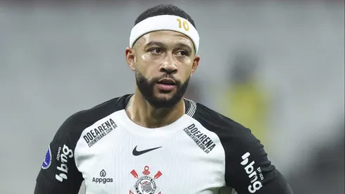 Memphis Depay, do Corinthians, recebe sondagem para defender o Santos Laguna. (Photo by Alexandre Schneider/Getty Images)