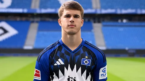 HAMBURG, GERMANY – SEPTEMBER 17: Luka Vuskovic of Hamburger SV poses during the team presentation on September 17, 2025 in Hamburg, Germany. (Photo by Marc Carrena/Getty Images)
