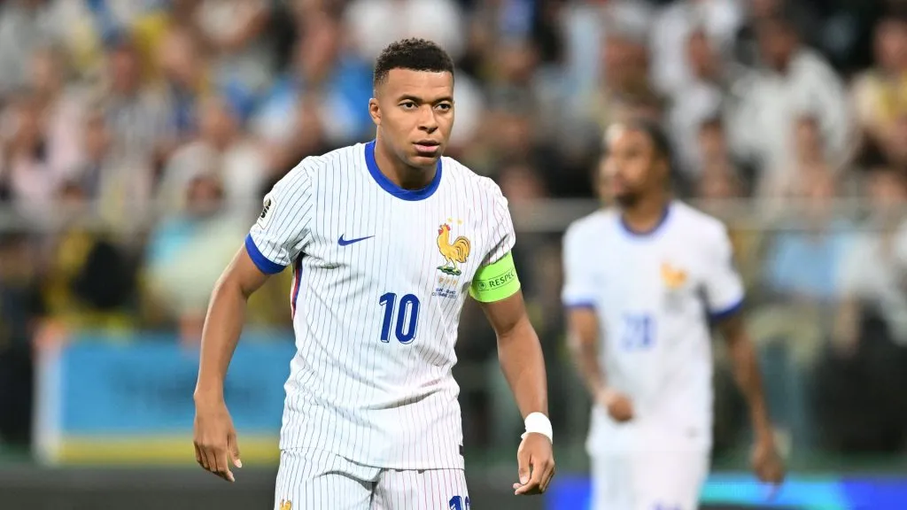 Mbappé está perto de disputar mais uma Copa do Mundo pela França (foto: Mateusz Slodkowski/Getty Images)