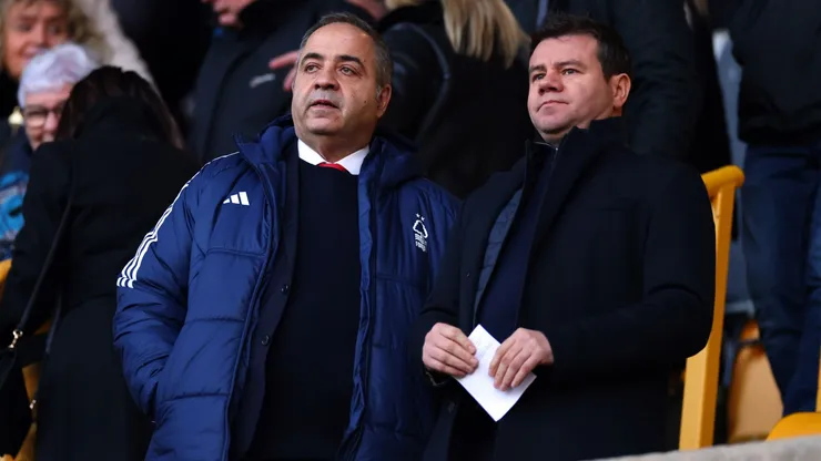 Ross Wilson (à direita) estava no Nottingham Forest e foi contratado pelo Newcastle