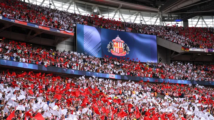 Escudo e torcedores do Sunderland