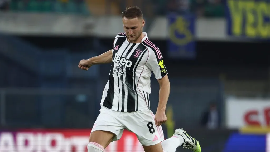 A Juventus prepara uma proposta ousada para repatriar Sandro Tonali, oferecendo Koopmeiners e 50 milhões de euros ao Newcastle. (Photo by Francesco Scaccianoce/Getty Images)