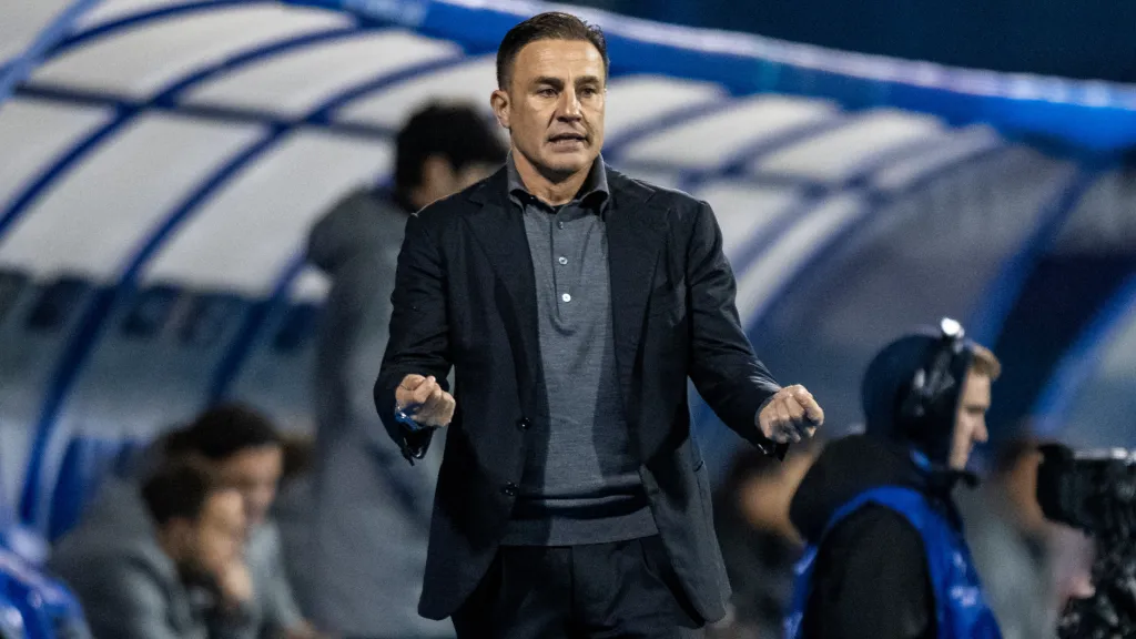 Fabio Cannavaro, atual técnico do Uzbequistão, em partida pelo Dinamo Zagreb (Foto: Jurij Kodrun/Getty Images)