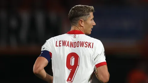 Lewandowski deve desfalcar Barcelona por mais de um mês após nova lesão. (Photo by Dean Mouhtaropoulos/Getty Images)