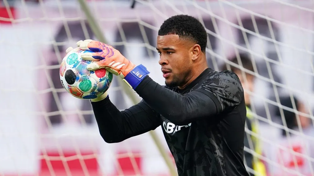 Noah Atubolu em jogo do Freiburg. Jogador está na mira do Manchester United. Foto: Daniela Porcelli/Getty Images
