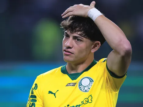 Napoli tem Giay na mira e Palmeiras avalia liberar lateral