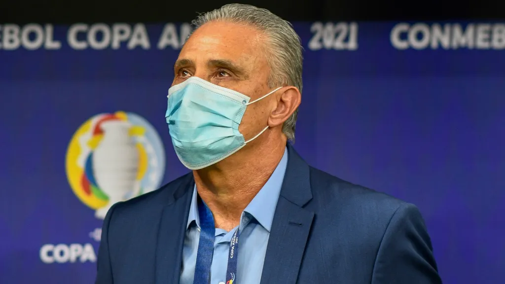 Tite pela Seleção Brasileira. (Foto Mateus BonomiAGIF)