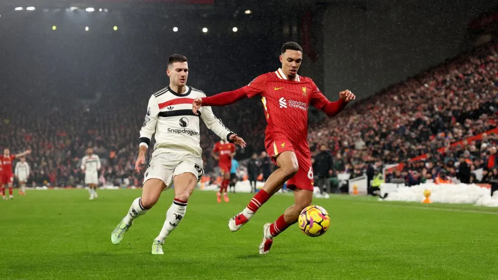 Liverpool e Manchester United vão se enfrentar (foto: Carl Recine/Getty Images)