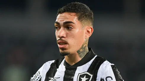 Hugo Neto pelo Botafogo. (Foto: Thiago Ribeiro/AGIF)