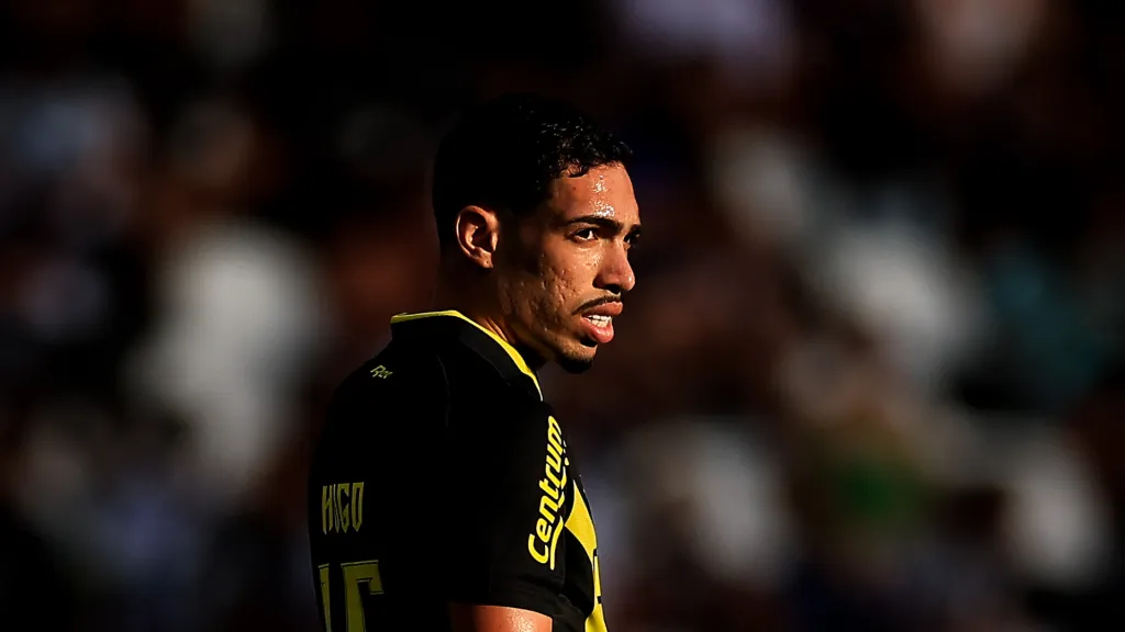 Hugo Neto em jogo do Botafogo contra o Vasco. (Foto: Buda Mendes/Getty Images)