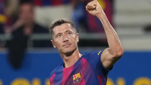 Robert Lewandowski pelo Barcelona (Foto: Alex Caparros/Getty Images)