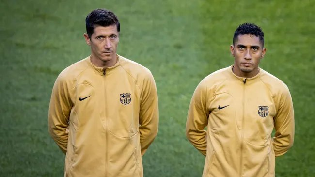 Lewandowski e Raphinha pelo Barcelona. (Foto: Ira L. Black/Getty Images)