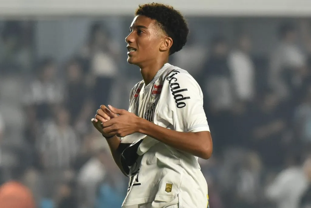 Robinho Jr já chama a atenção do futebol da Europa – Foto: Jota Erre/AGIF