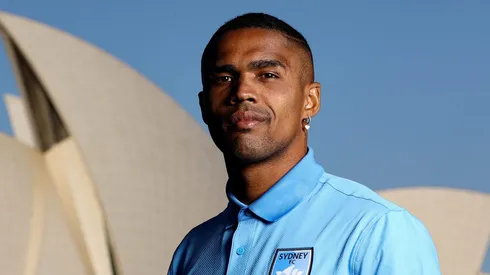 Douglas Costa busca acordo no México e é oferecido ao América e outros times. (Photo by Brendon Thorne/Getty Images)