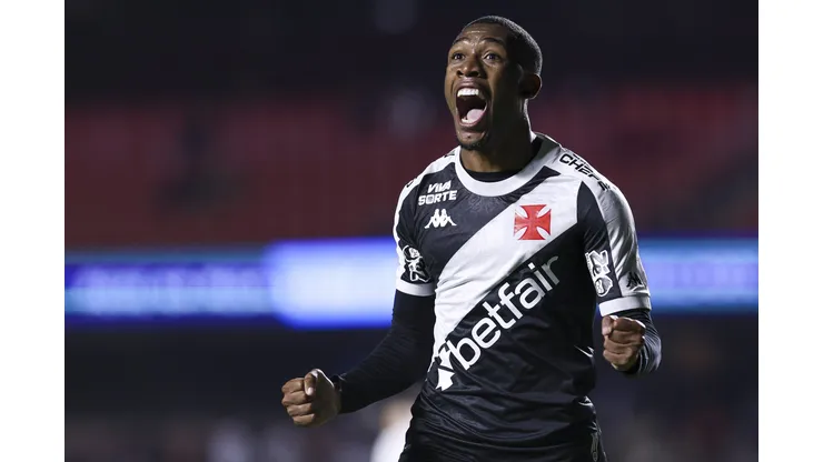 Rayan, atacante na mira do Chelsea. Foto: Ricardo Moreira/Getty Images