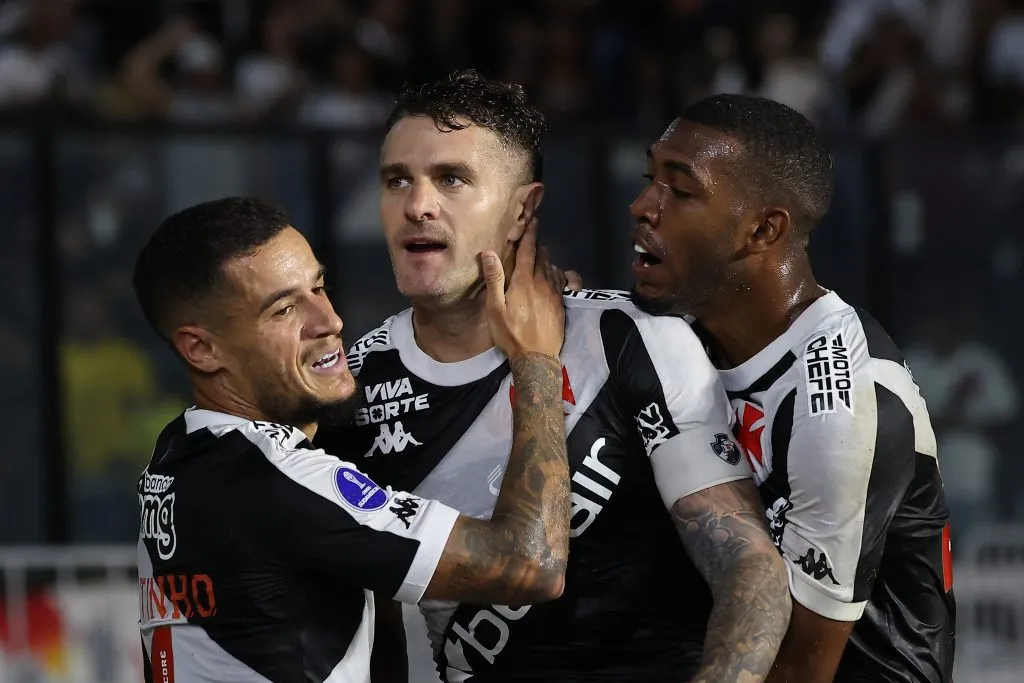 Rayan (D): Jovem pode render cifras milionárias ao Vasco – Foto: Wagner Meier/Getty Images