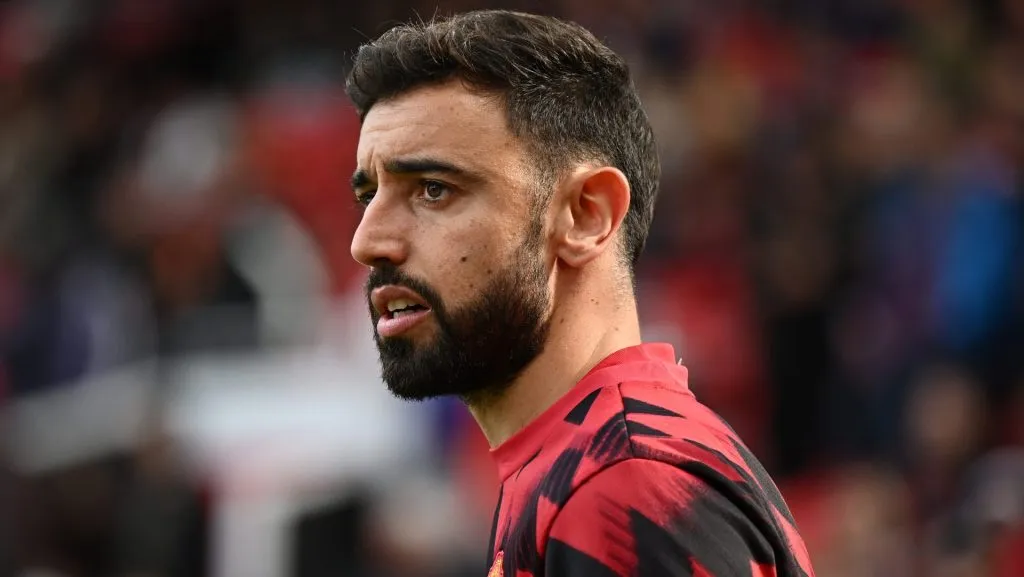 Bruno Fernandes em ação com o Manchester United (Photo by Gareth Copley/Getty Images)