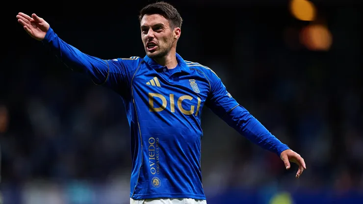 Josip Brekalo com a camisa do Real Oviedo: o croata é um dos reforços para a temporada