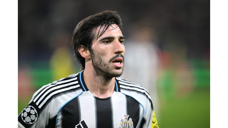 Sandro Tonali, meia do Newcastle - Foto: Stuart Franklin/Getty Images