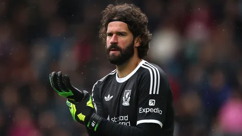 Alisson desfalca o Liverpool contra o Manchester United