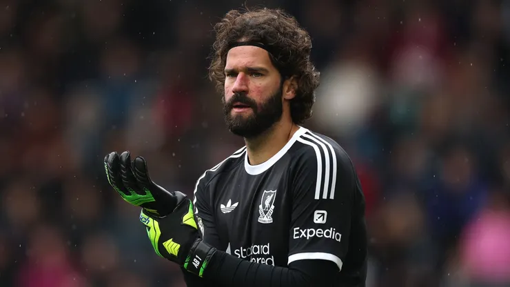Alisson desfalca o Liverpool contra o Manchester United